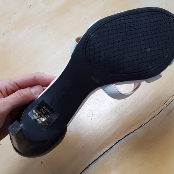 Shoes - Picture 5 of 6